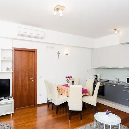 アパート Apartment Villa Orsan ドゥブロブニク